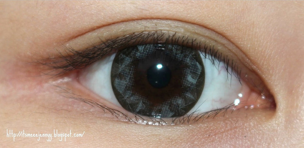 
                      
                        Ruby Queen Gray (2Pcs) 6 Months Colored Contact Lenses
                      
                    